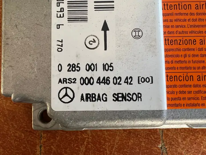 Mercedes-Benz Vito Viano W638 (1996 - 2003) 0285001105 Блок управления SRS — фото 2