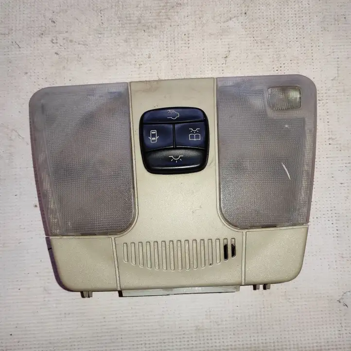 Mercedes-Benz CLK A208 (1997 - 2002) 21082001 Передняя подсветка — фото 1
