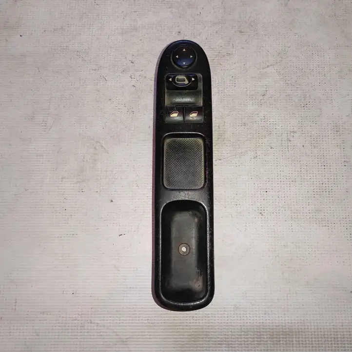 Peugeot 307 (2005 - 2008) 53269706 Блок кнопок стеклоподъемников — фото 1