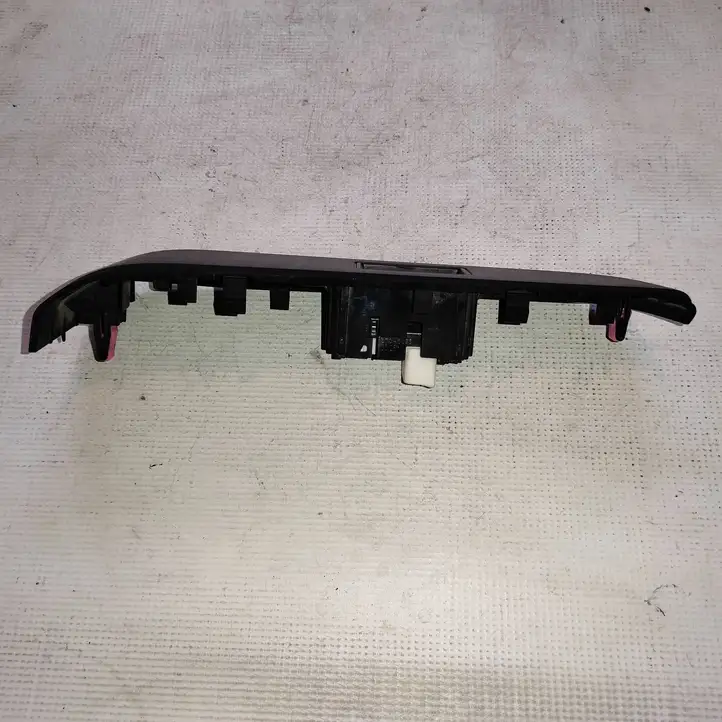 Toyota Camry (2011 - 2017) 7427106280 Блок кнопок стеклоподъемников — фото 3