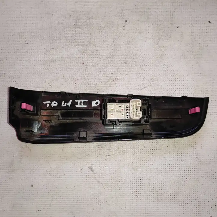 Toyota Camry (2011 - 2017) 7427106280 Блок кнопок стеклоподъемников — фото 4