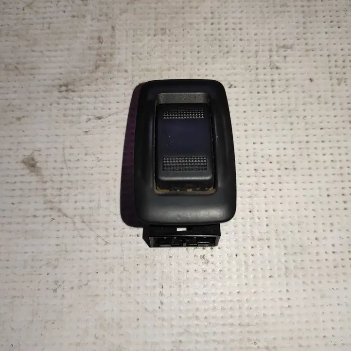 Mazda 626 (1999 - 2002) GE4T6638065 Кнопка стеклоподъемников — фото 1