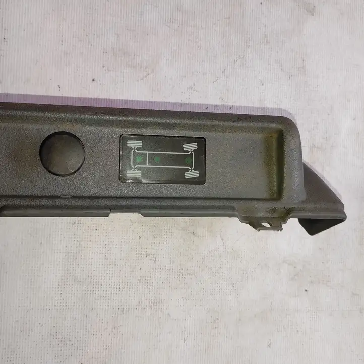 Volkswagen Transporter - Caravelle T4 (1990 - 2003) 701857243A Включатель блокировки дифференциалов — фото 9