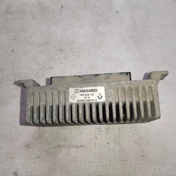 Renault Master III (2010 - ) 8200558438 Электроподогрев двигателя — фото 5