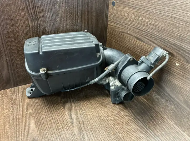 Volkswagen Caddy (2004 - 2010) 1K0129607C Корпус воздушного фильтра — фото 1