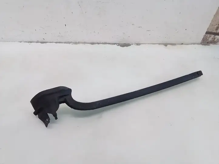 Peugeot 206 (1998 - 2012) 9642761180 Облицовка заднего бокового стекла — фото 1