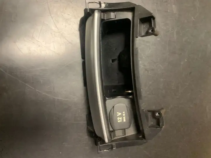 Mercedes-Benz SLK R172 (2011 - 2017) A1726800152 Передняя пепельница — фото 3
