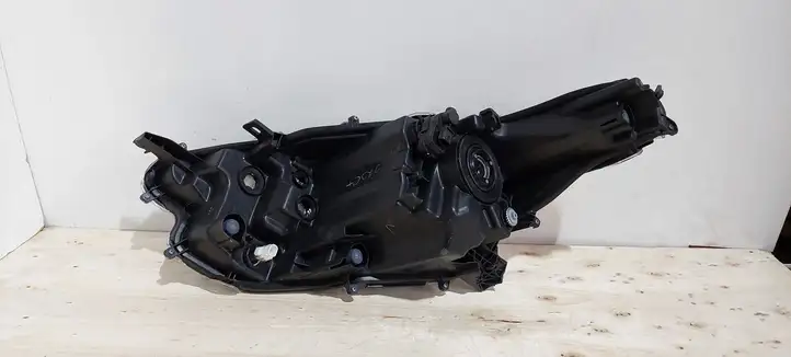 Toyota Yaris XP210 (2020 - ) Передняя фара — фото 4