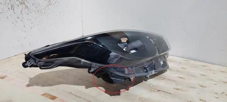 Toyota Yaris XP210 (2020 - ) Передняя фара — фото 9