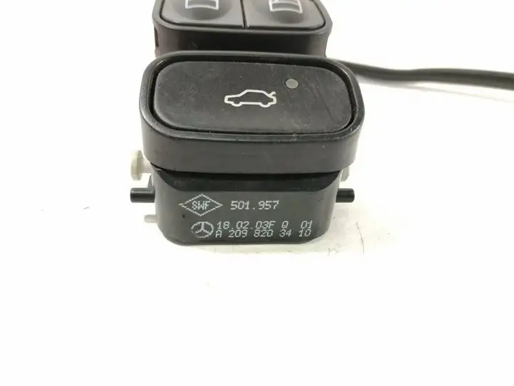 Mercedes-Benz CLK A209,C209 (2002 - 2009) 2098203410 Блок кнопок стеклоподъемников — фото 3