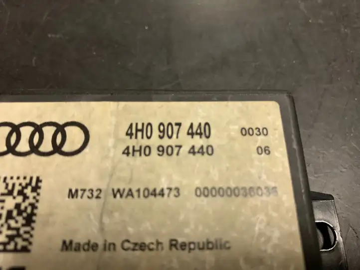 Audi A6 C7 (2011 - 2014) 4H0907440 Блок управления парктрониками — фото 2