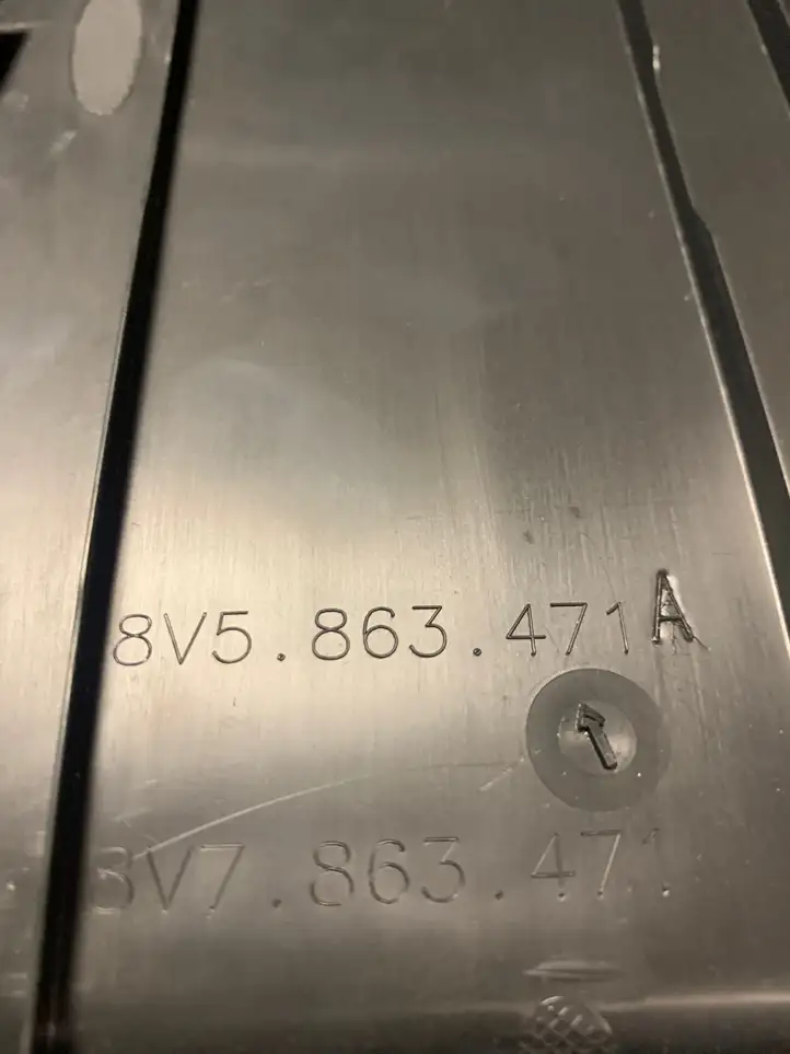 Audi A3/S3 8V (2016 - 2020) 8V5863471A Отделка порога багажника — фото 2