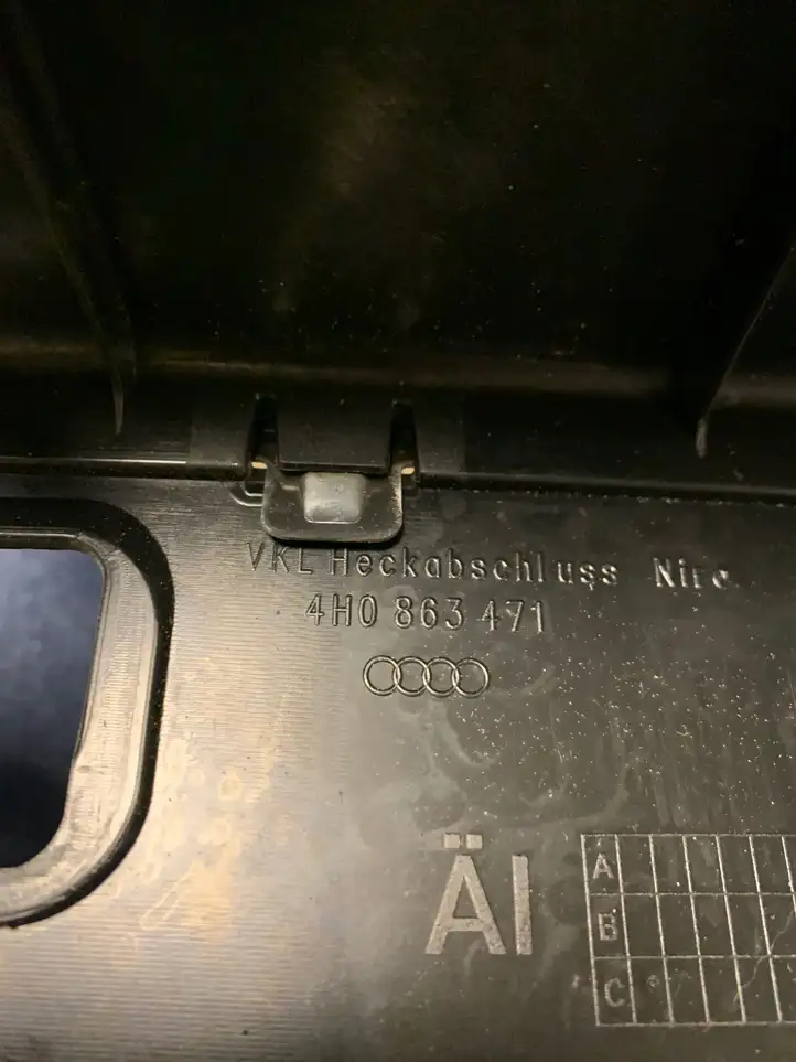 Audi A8 S8 D4 4H (2010 - 2014) 4H0863471 Отделка порога багажника — фото 2