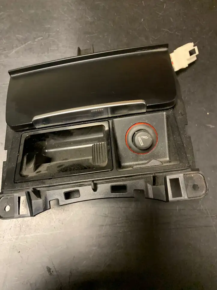 Audi A5 8T 8F (2011 - 2016) 8K0857951 Передняя пепельница — фото 5