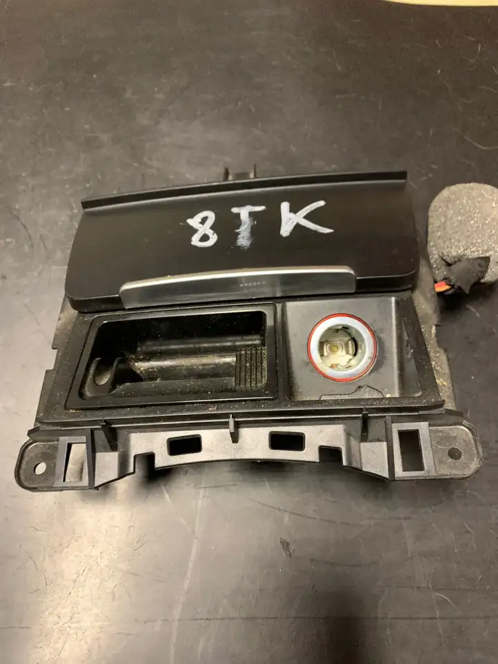 Audi A5 8T 8F (2011 - 2016) 8K0857951 Передняя пепельница — фото 5