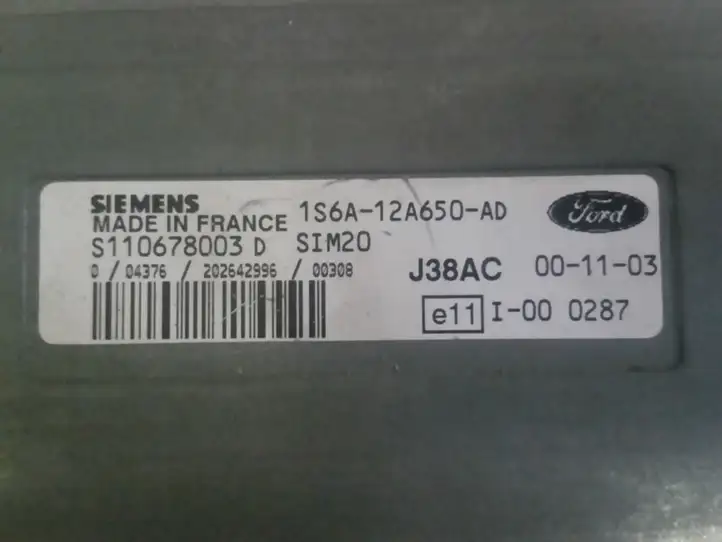 Ford Fiesta (2000 - 2005) S110678003D Блок управления двигателем (ЭБУ) — фото 2
