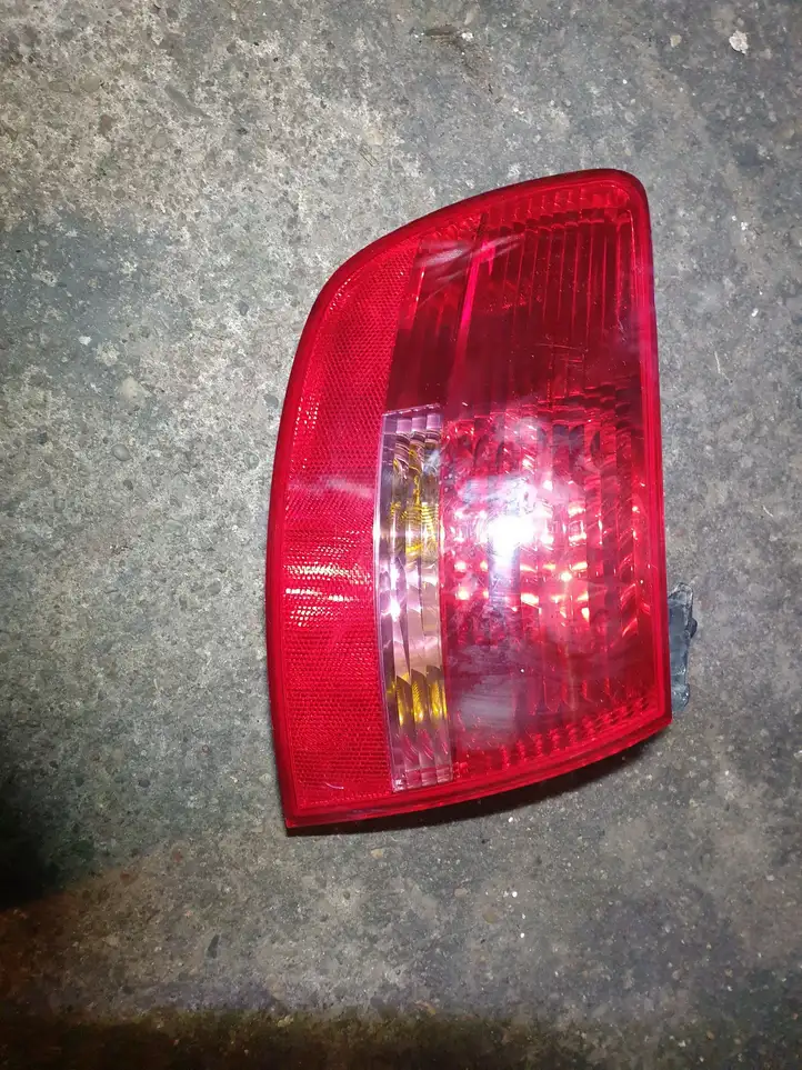 Audi A6 S6 C6 4F (2004 - 2008) 89034302 Задний фонарь в кузове — фото 3