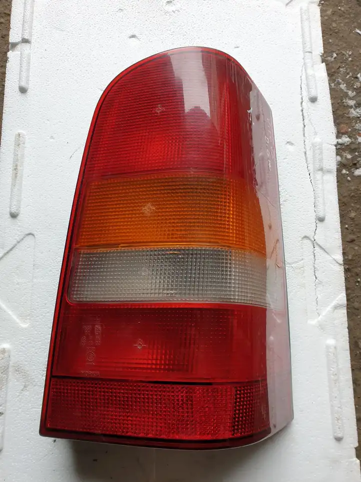 Mercedes-Benz Vito Viano W638 (1996 - 2003) 6388201364 Задний фонарь в кузове — фото 2