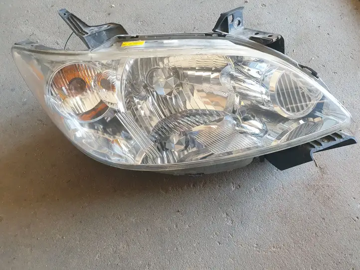 Mazda MPV (1999 - 2006) Передняя фара — фото 3
