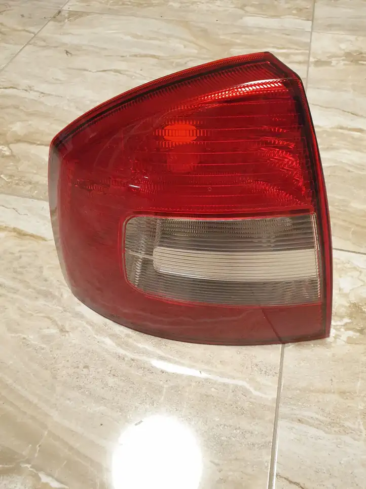 Skoda Octavia Mk2 (1Z) (2004 - 2013) 1Z5945095B Задний фонарь в кузове — фото 3
