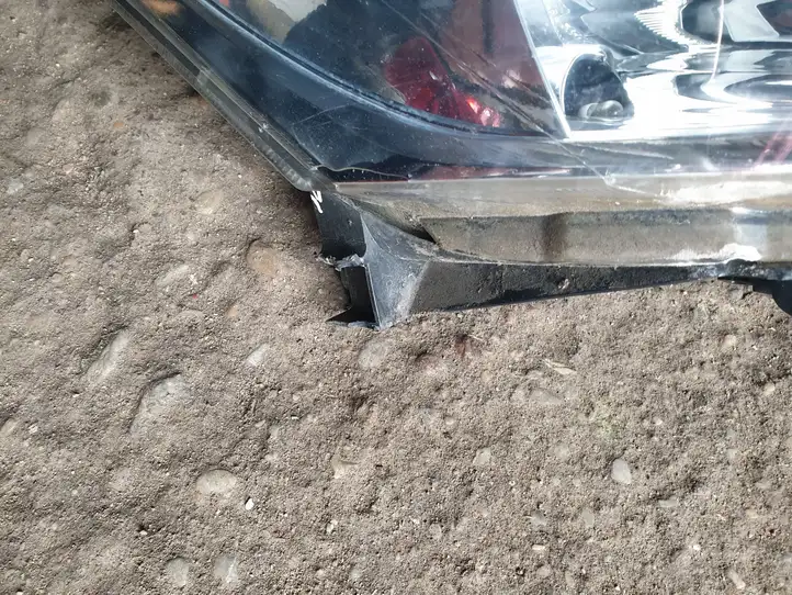 Toyota Auris 150 (2006 - 2012) 8111002470 Передняя фара — фото 7