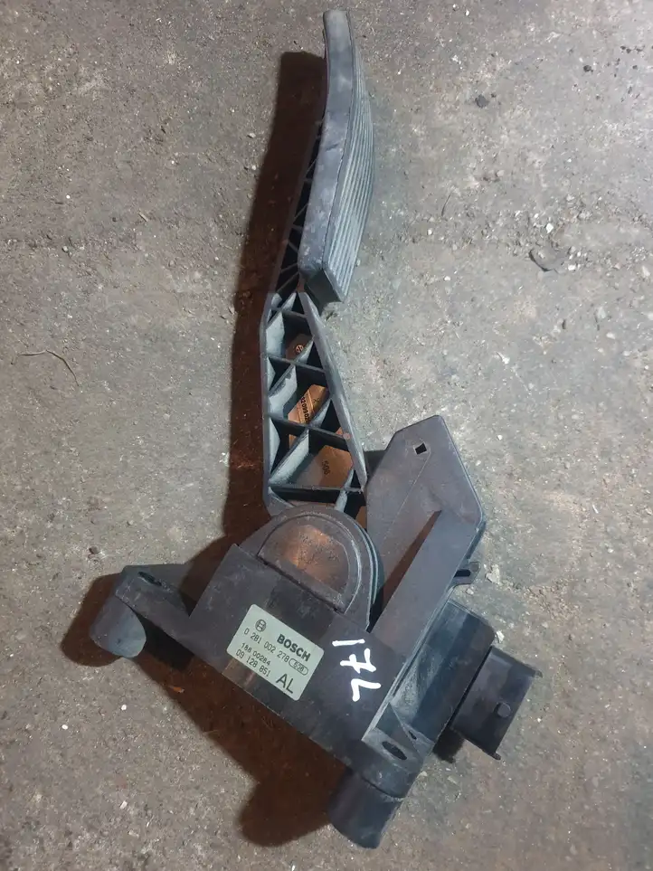 Opel Astra G (1998 - 2004) 0281002278 Педаль акселератора — фото 1