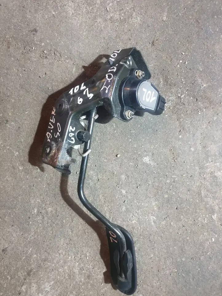 Toyota Avensis Verso (2001 - 2004) 8928147010 Педаль акселератора — фото 1