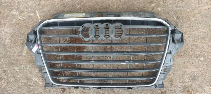Audi A3/S3 8V (2016 - 2020) 8V5853651B Верхняя решетка радиатора — фото 1