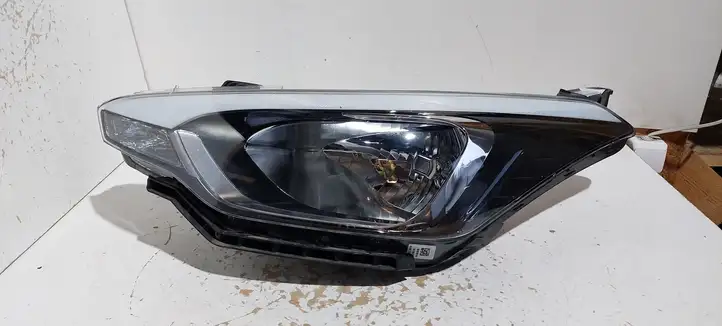 Hyundai i20 (GB IB) (2014 - 2018) 92101C8000 Передняя фара — фото 1