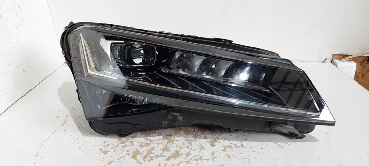 Skoda Superb B8 (3V) (2015 - 2023) 3V1941016D Передняя фара — фото 1