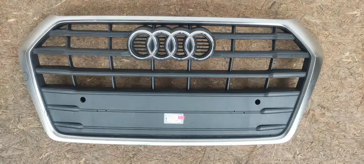 Audi Q5 SQ5 (2017 - ) 80A853651 Верхняя решетка радиатора — фото 1