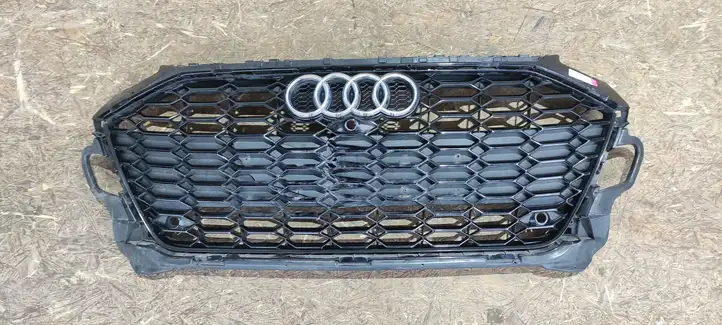 Audi A4 S4 B9 8W (2019 - ) 8W0853651BF Верхняя решетка радиатора — фото 1