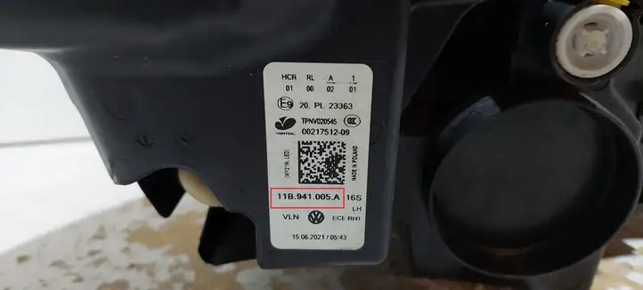 Volkswagen ID.4 (2020 - ) 11B941005A Передняя фара — фото 6