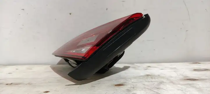 Volkswagen PASSAT B8 (2015 - ) 3G5945094D Задний фонарь в крышке багажника — фото 2
