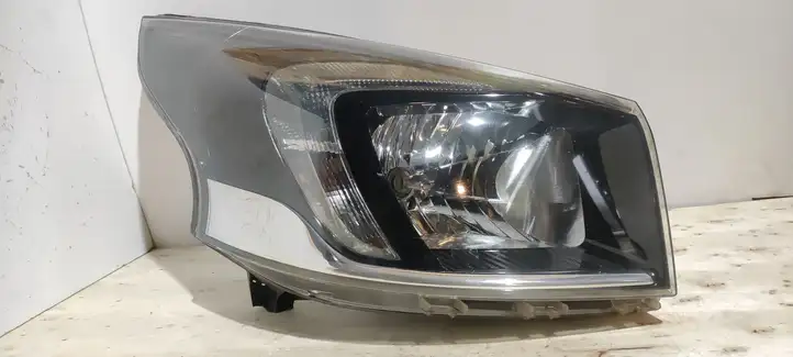 Opel Vivaro (2014 - 2018) 260107798R Передняя фара — фото 1