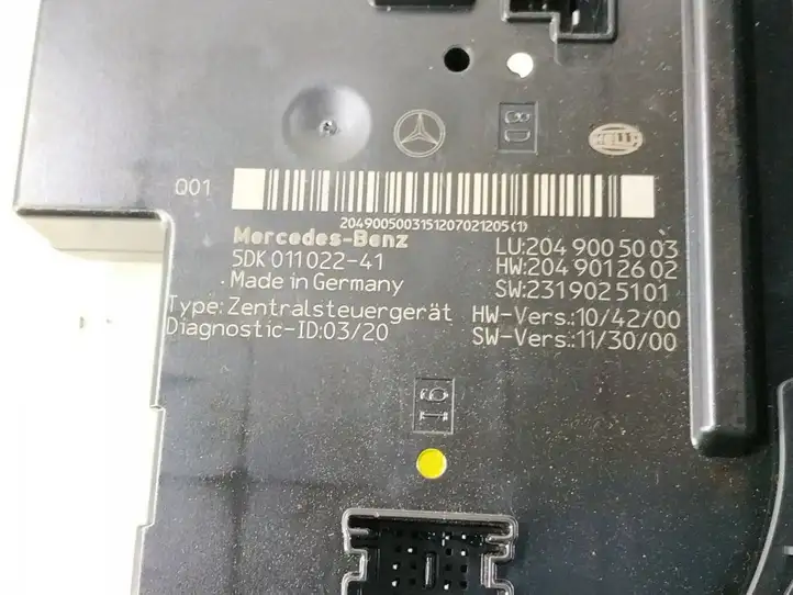 Mercedes-Benz C W204 (2007 - 2014) 2049005003 Блок предохранителей — фото 4