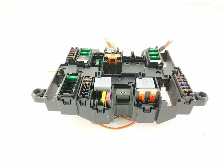 Mercedes-Benz A W177 (2018 - ) 1779061002 Блок предохранителей — фото 2