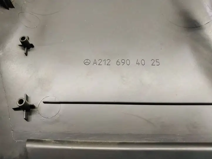 Mercedes-Benz E W212 (2009 - 2016) 2126904025 Нижняя обшивка стойки B — фото 4