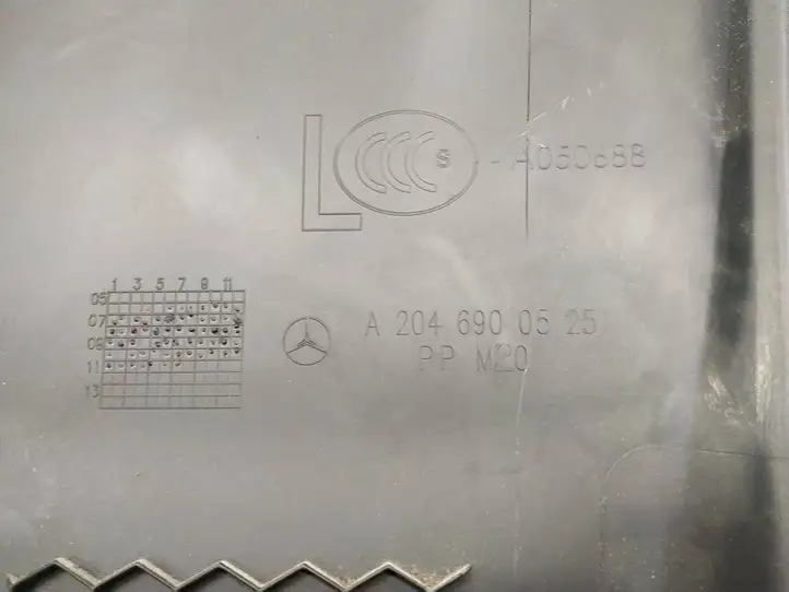 Mercedes-Benz C W204 (2007 - 2014) 2046900525 Нижняя обшивка стойки B — фото 5