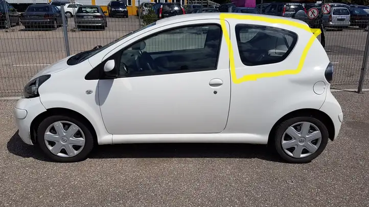 Toyota Aygo AB10 (2008 - 2012) Заднее боковое стекло — фото 2