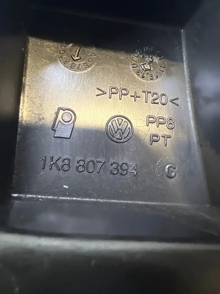 Volkswagen Scirocco (2008 - 2014) 1K8807394 Кронштейн заднего бампера — фото 3