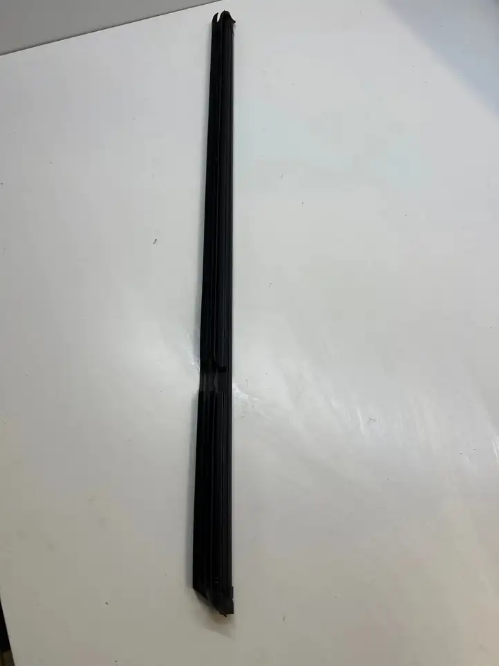 Volkswagen Golf VI (2009 - 2013) 5K6839479 Накладка стекла задней двери — фото 3