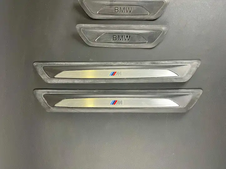 BMW X1 F48 F49 (2015 - 2022) 8051037 Внутренняя обшивка порога (комплект) — фото 4