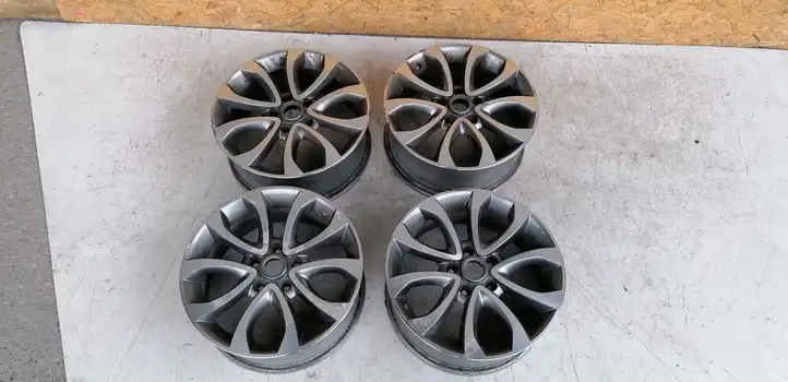 Nissan Juke I F15 (2010 - 2018) D0C001KR7A Легкосплавный колесный диск R17 — фото 1