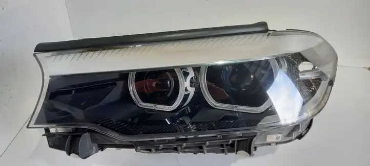 BMW 5 G30 G31 (2016 - ) 7439199 Передняя фара — фото 1