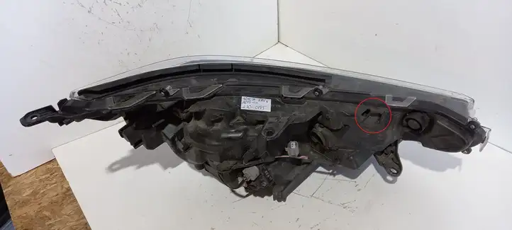 Toyota RAV 4 (XA50) (2018 - ) Передняя фара — фото 4