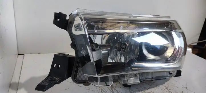 Toyota Hilux (AN120, AN130) (2015 - 2017) Передняя фара — фото 8