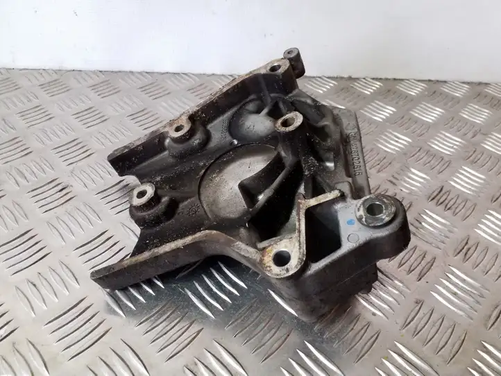 Opel Astra J (2012 - 2015) 428702815 Кронштейн двигателя — фото 2