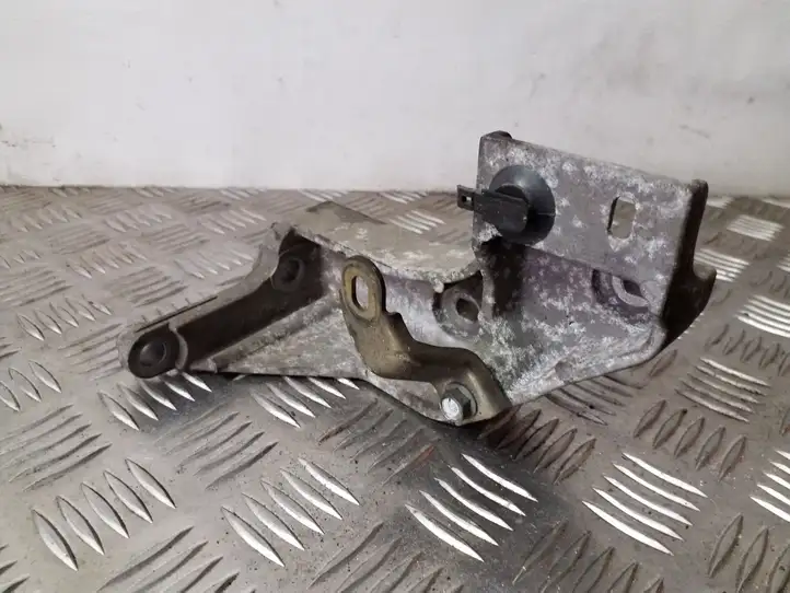 Renault Trafic II (X83) (2002 - 2014) 8200157461 Кронштейн двигателя — фото 4