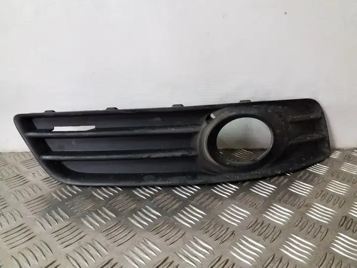 Audi A3/S3 8P (2008 - 2013) 8P0807682E Нижняя решетка переднего бампера — фото 1